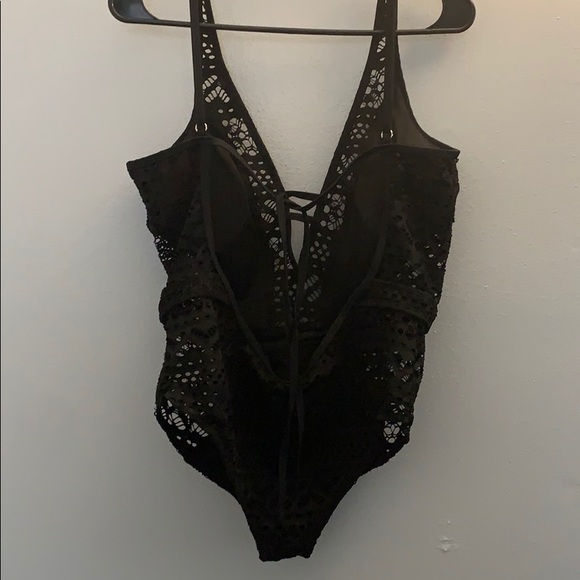 Black lace cutout one piece 🖤 - Picture 3 of 7